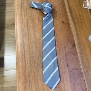 Hugo Boss Elegant Gray and Blue Diagonal Striped Tie